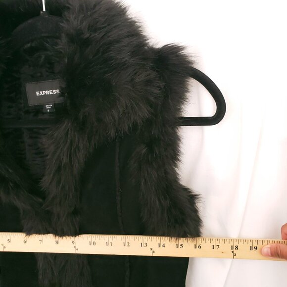 Express Black Leather and Faux Fur Sleeveless Collar Stylish Vest Size Small - Picture 4 of 16